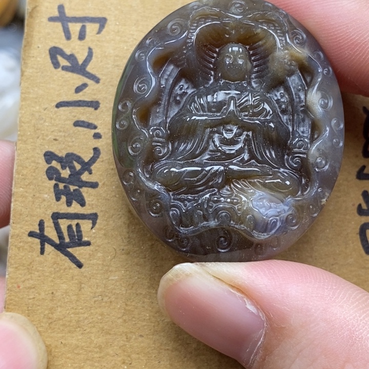 硅化珊瑚（珊瑚玉）未镶嵌颈饰