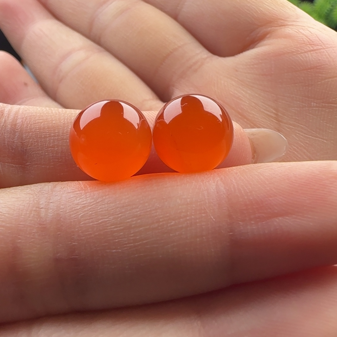 南红玛瑙未镶嵌圆珠对珠10.7，冰红，有包容