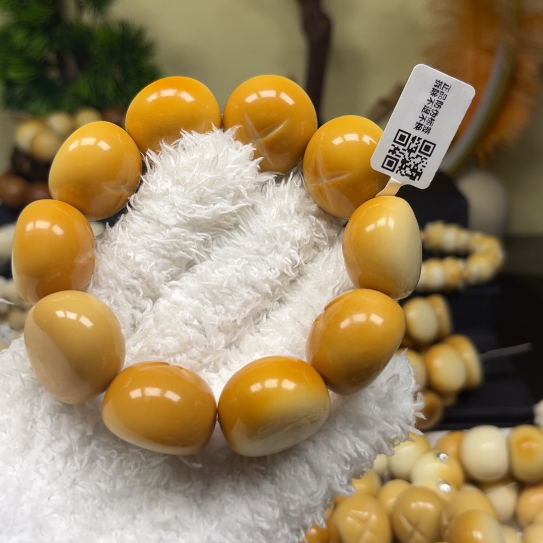 白玉菩提手串118炭烧香菇