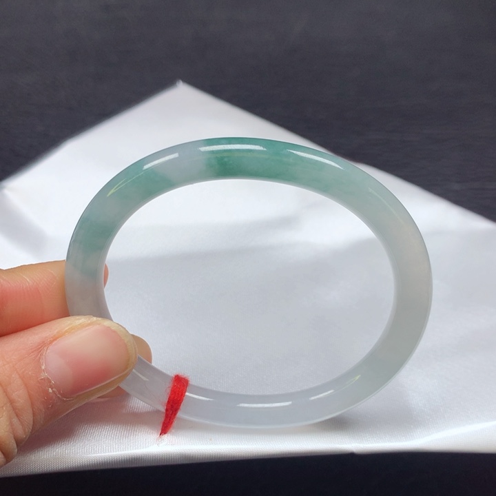 翡翠手镯（贵妃镯）未镶嵌豆*53➕