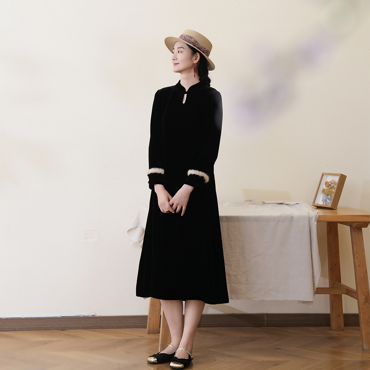 布符新中式「黑丝绒双扣水滴领旗袍」2026年新品春季长袖女装NCQP2