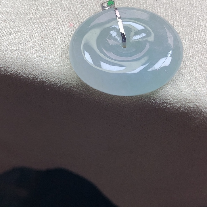 翡翠颈饰18K金镶嵌吊坠