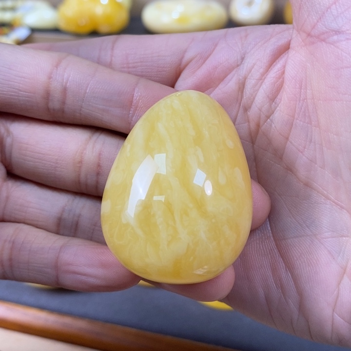 琥珀裸石未镶嵌水滴