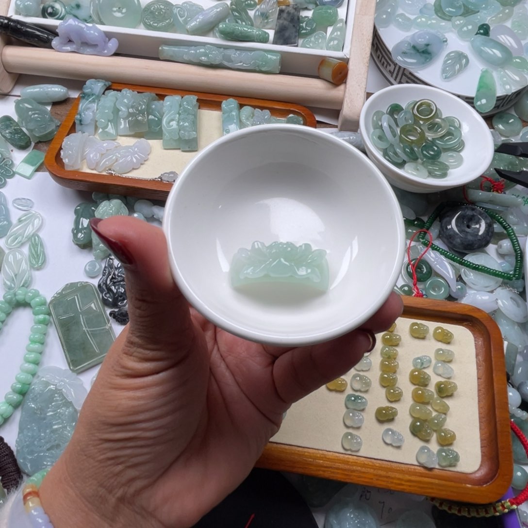 翡翠颈饰未镶嵌568957@，