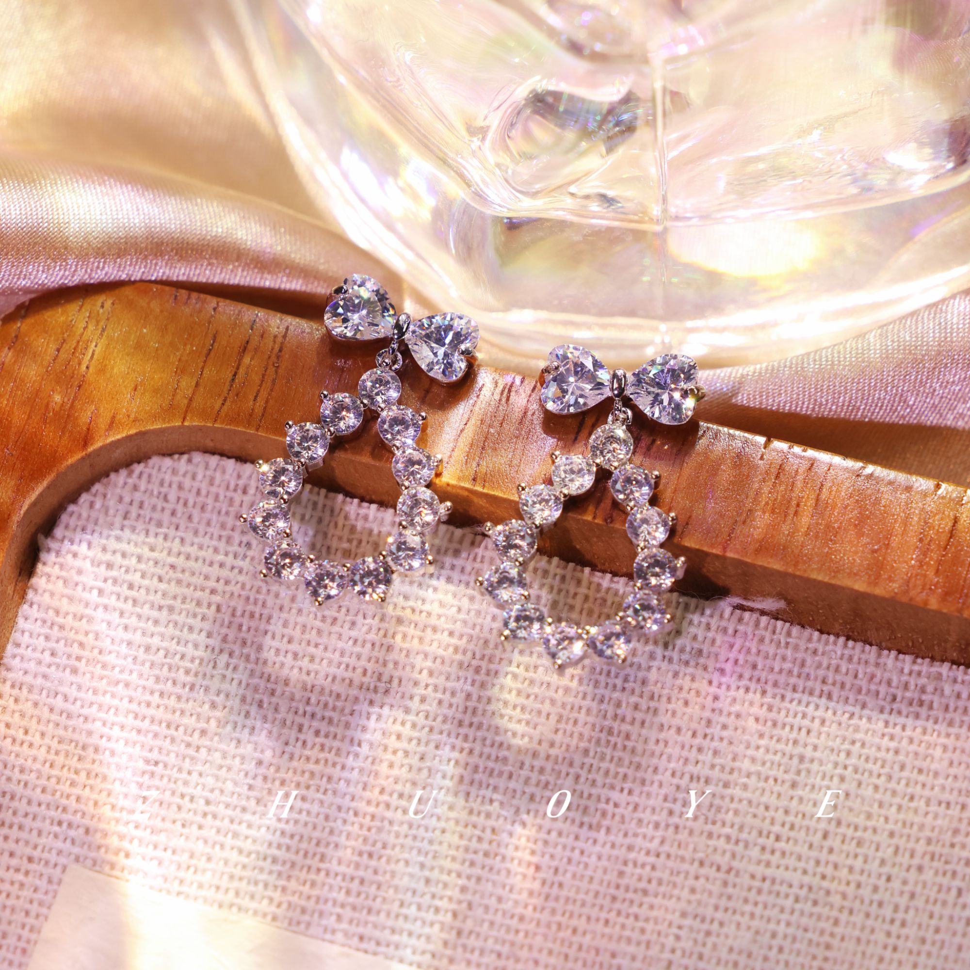 黄铜耳饰 灼晔•恰好甜美 蝴蝶结水滴爆闪耳环 时尚高级甜美百搭