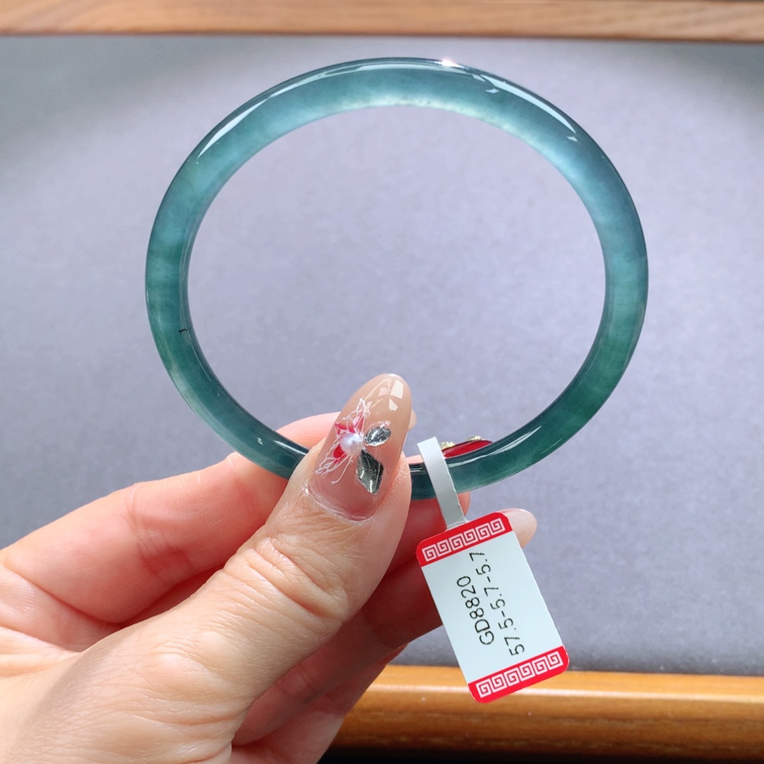 翡翠手镯未镶嵌天然翡翠手镯叮当镯