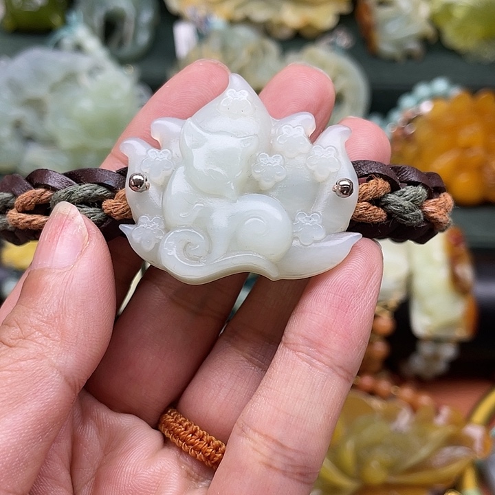 蛇纹石玉吊坠未镶嵌