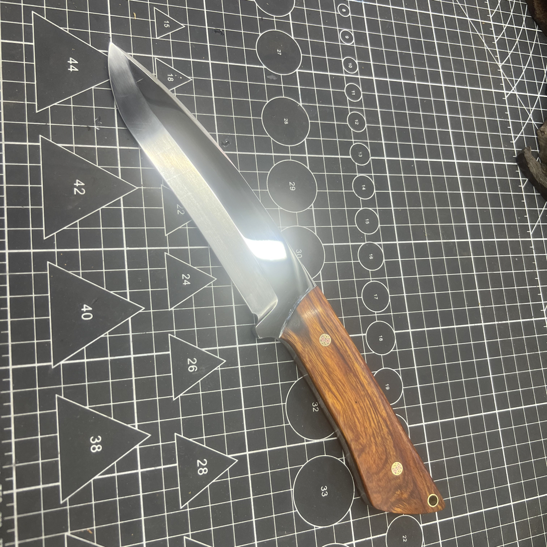 反曲户外刀，全长28，刃长15，沙漠铁柄！