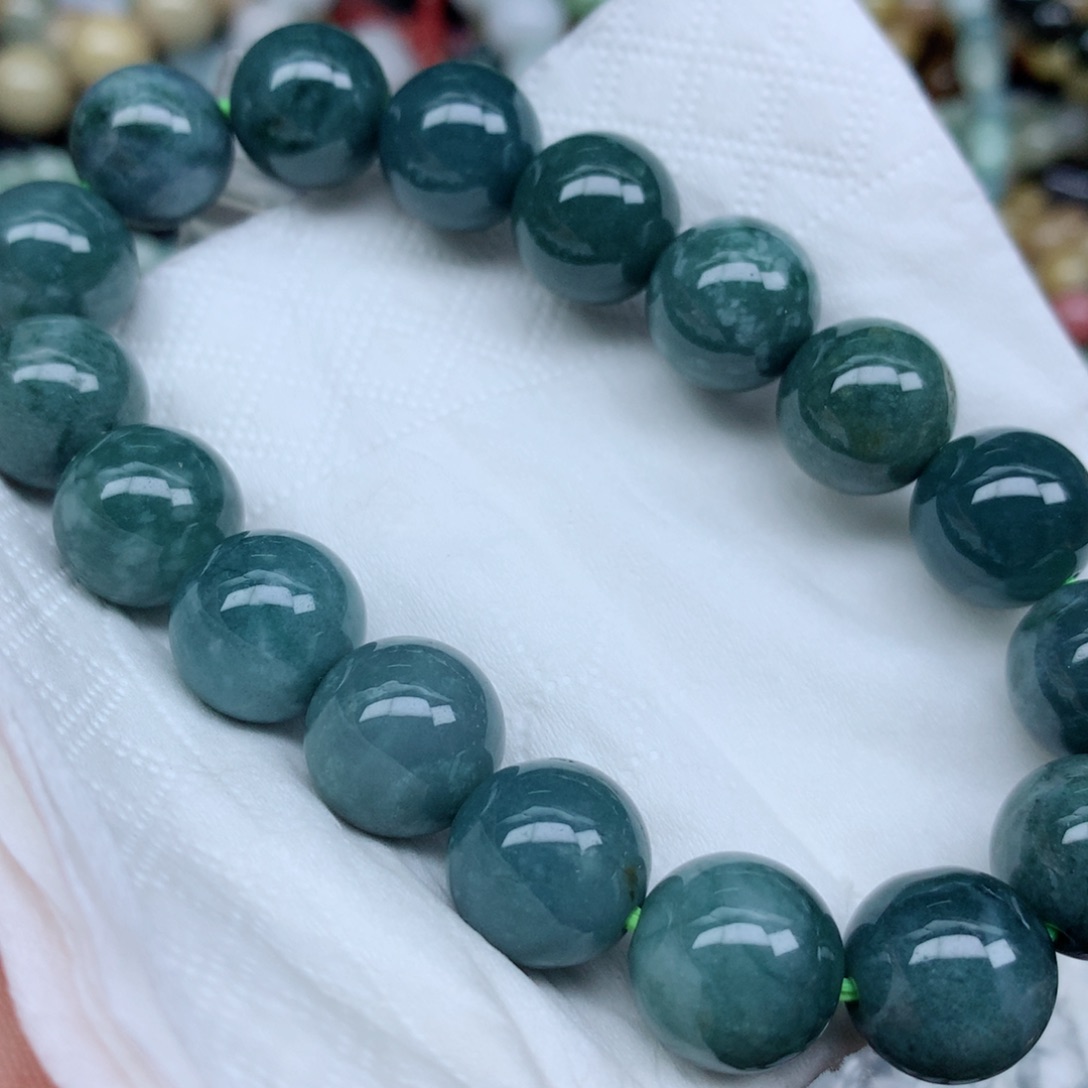 翡翠未镶嵌颈饰珠子