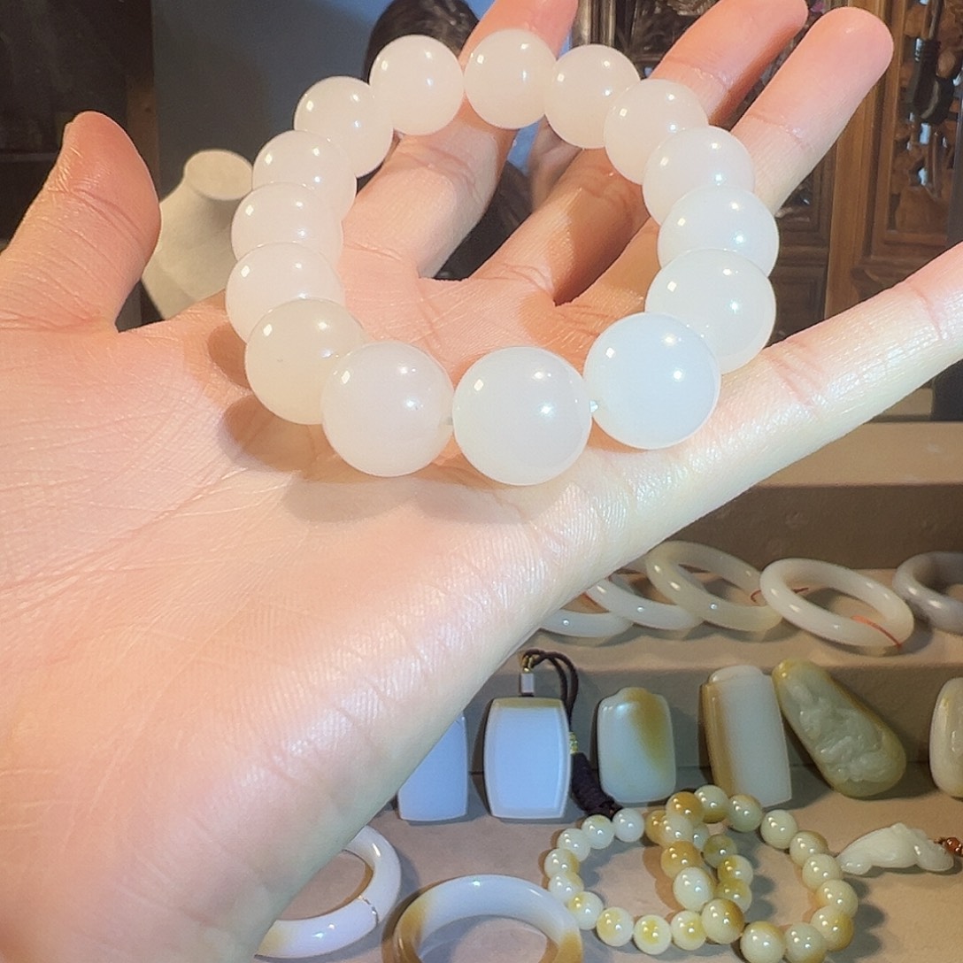 蔡***天和田玉未镶嵌手链