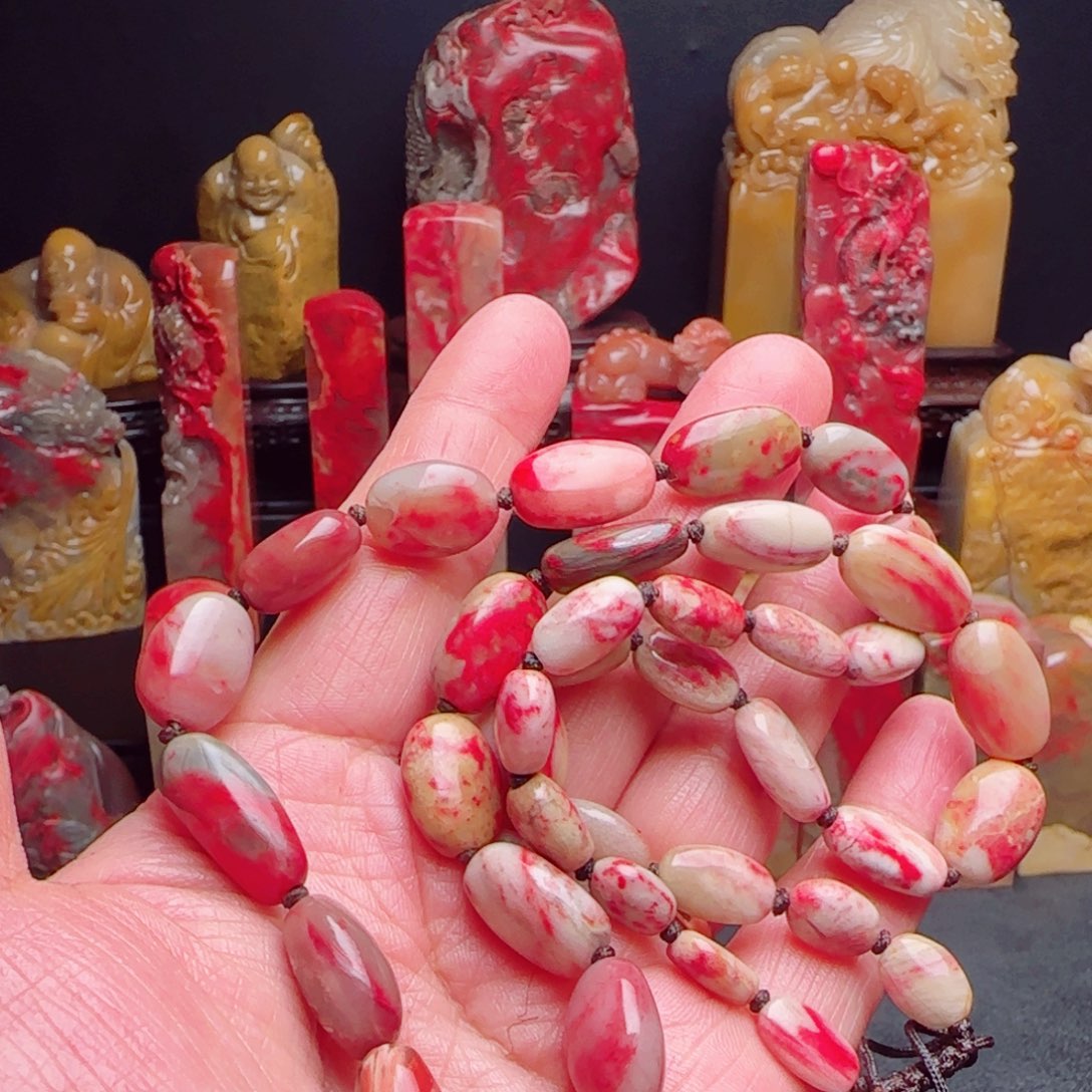 昌化石昌化鸡血石