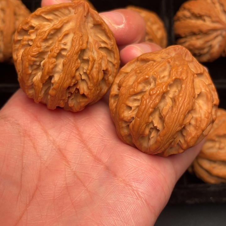 文玩核桃吊坠秦岭野生文玩核桃