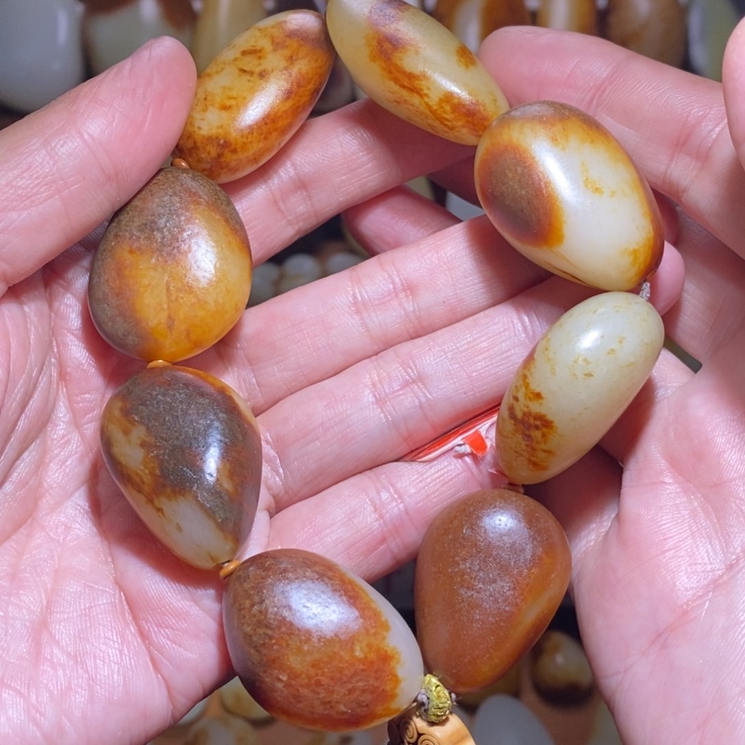 和田玉挂件未镶嵌动**人