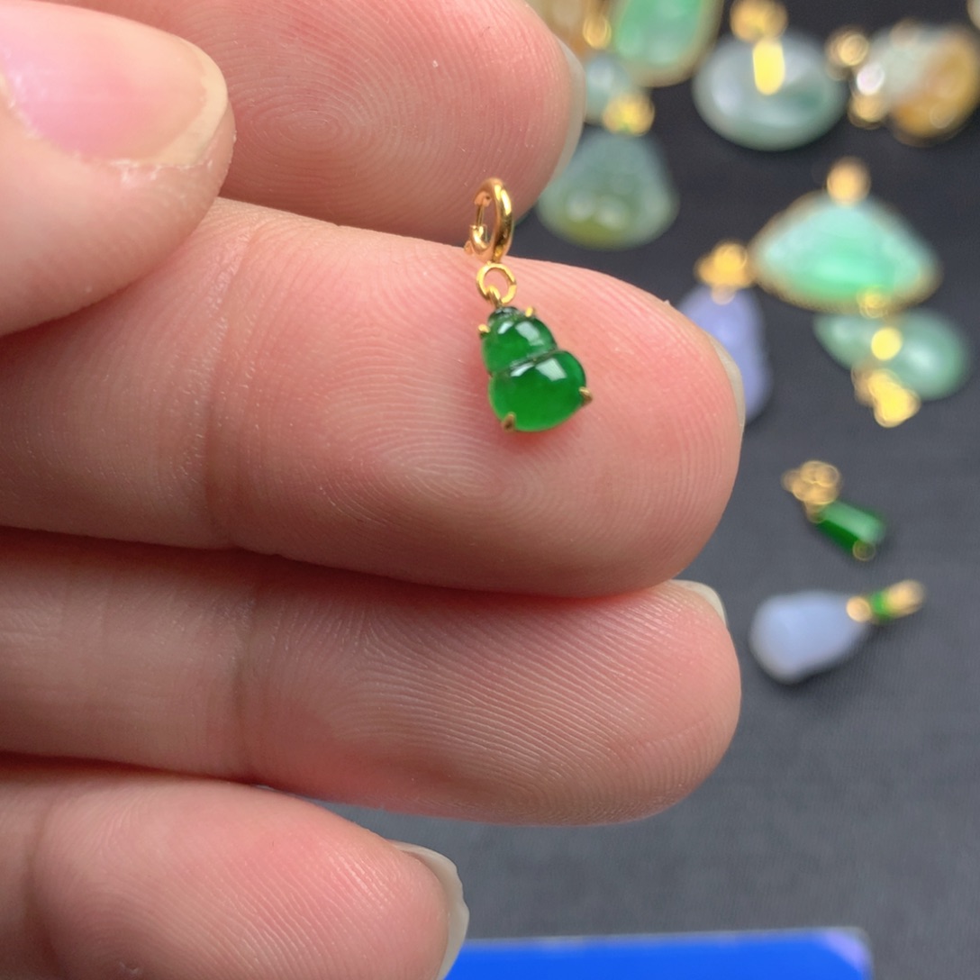 【闪购商品】颈饰18K金镶嵌翡翠翡翠