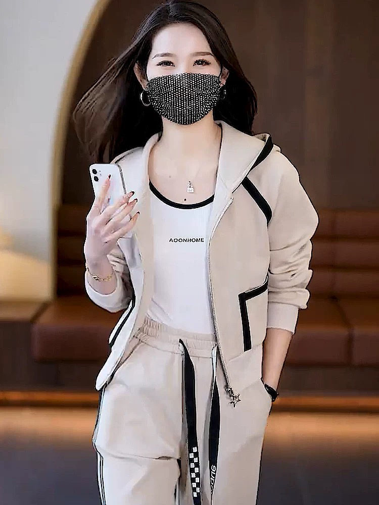 休闲时尚连帽套装