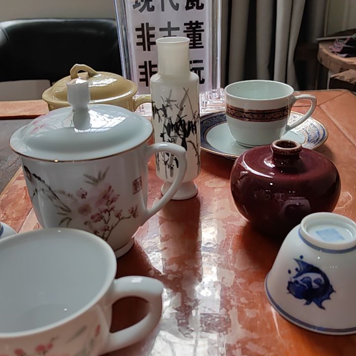 景德镇精美陶瓷摆件