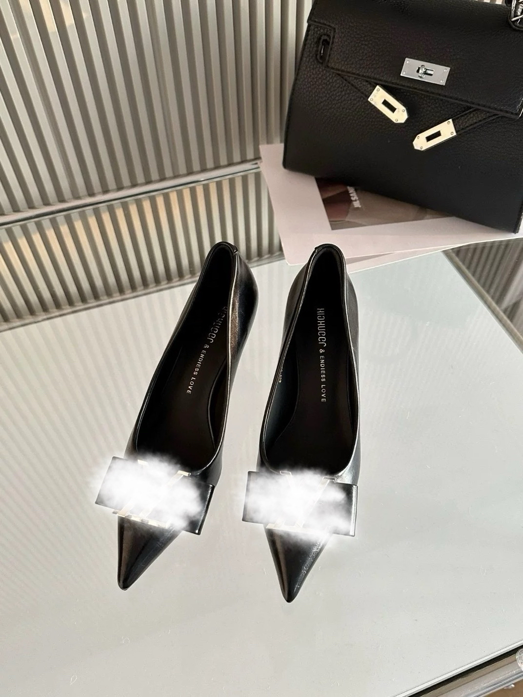 2025春季法式新款细跟浅口甜美风软皮中跟单鞋女608-39