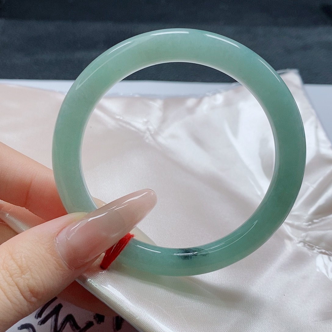 【闪购商品】未镶嵌手镯（圆镯）翡翠437号