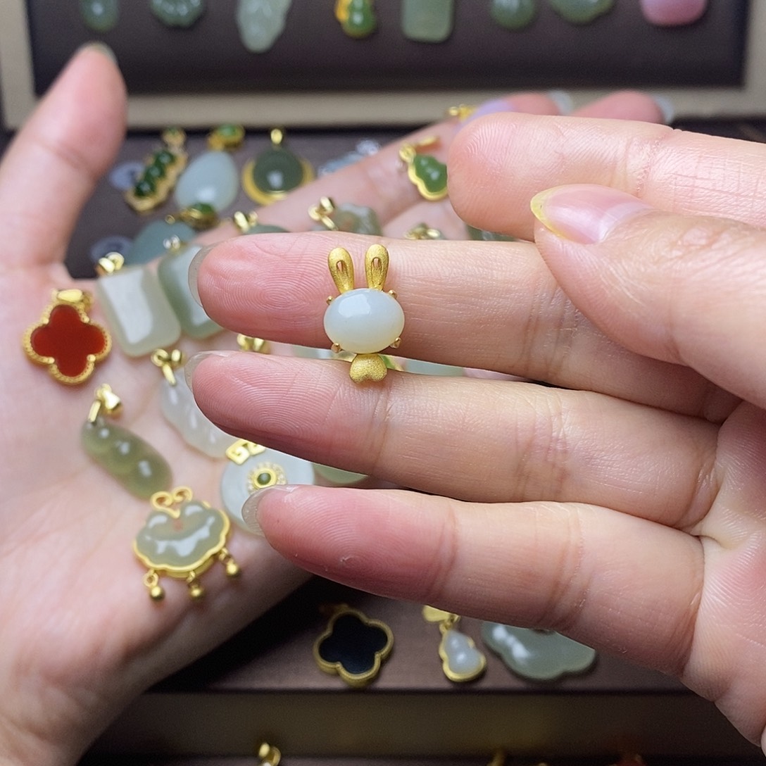 和田玉颈饰未镶嵌