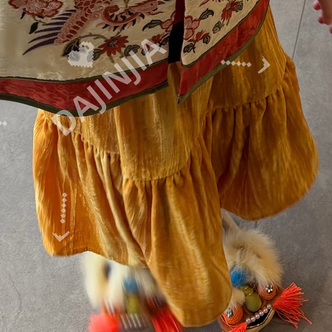 大金定制童装黄色丝绒A字型花边年服百搭半身裙女宝宝中长款裙子