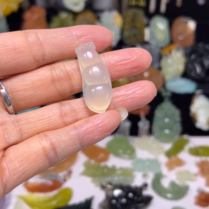 蛇纹石玉未镶嵌吊坠(赠链)