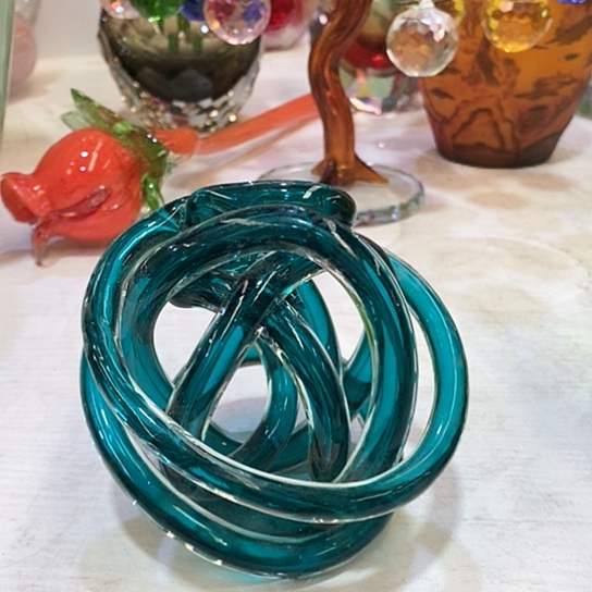 琉璃花瓶高10厘米口径10厘米