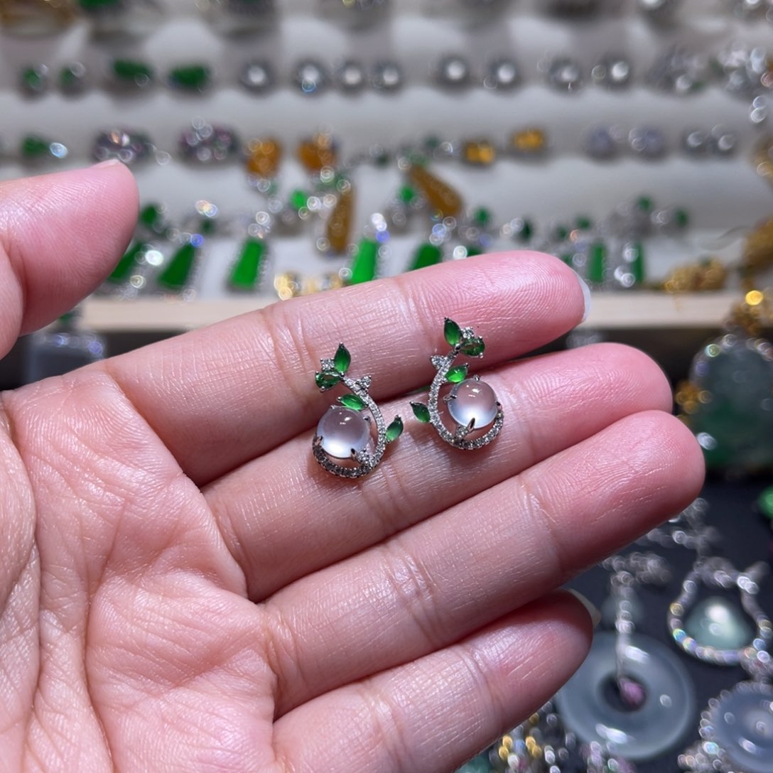 翡翠耳饰18K金镶嵌冰蛋耳钉