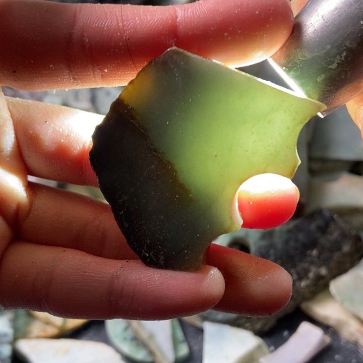 翡翠颈饰未镶嵌天然翡翠