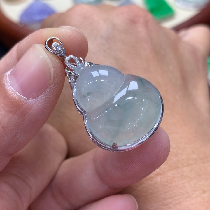 翡翠吊坠(不含链)18K金镶嵌