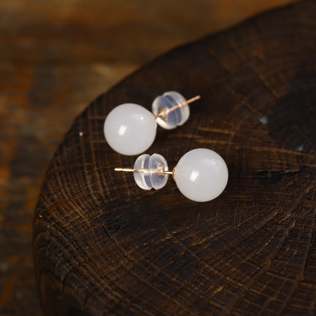 【侧耳倾听】和田玉高冰荧光白玉耳钉18K金镶嵌耳针（8mm）