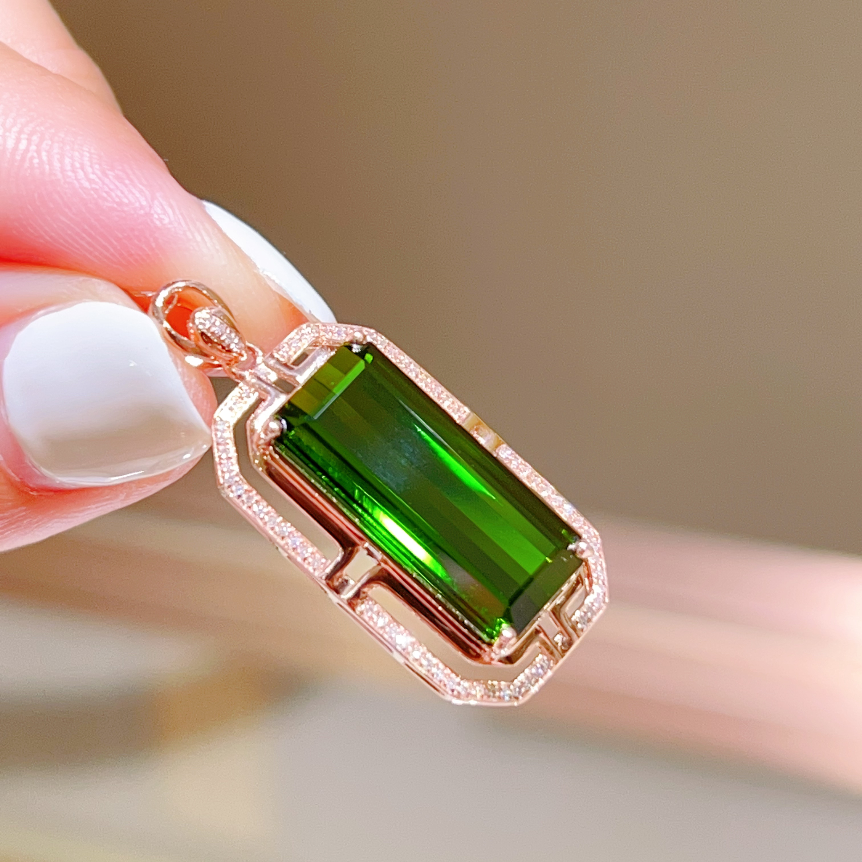 10.51ct 18k玫瑰金碧玺吊坠 7800