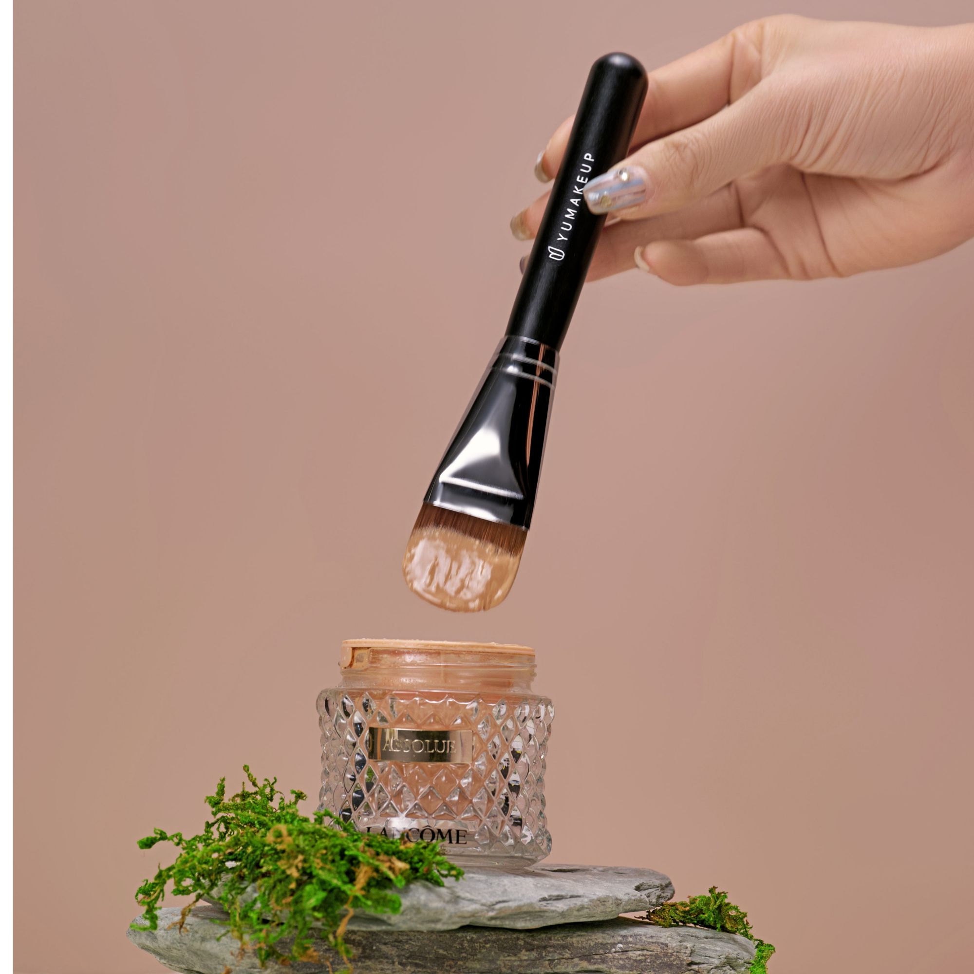 扁平圆舌型粉底液超薄不吃粉平头斜角月牙新手无痕遮瑕扁头化妆刷