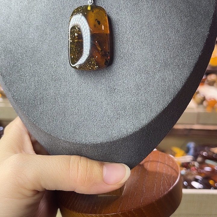 琥珀未镶嵌裸石天然缅甸琥珀