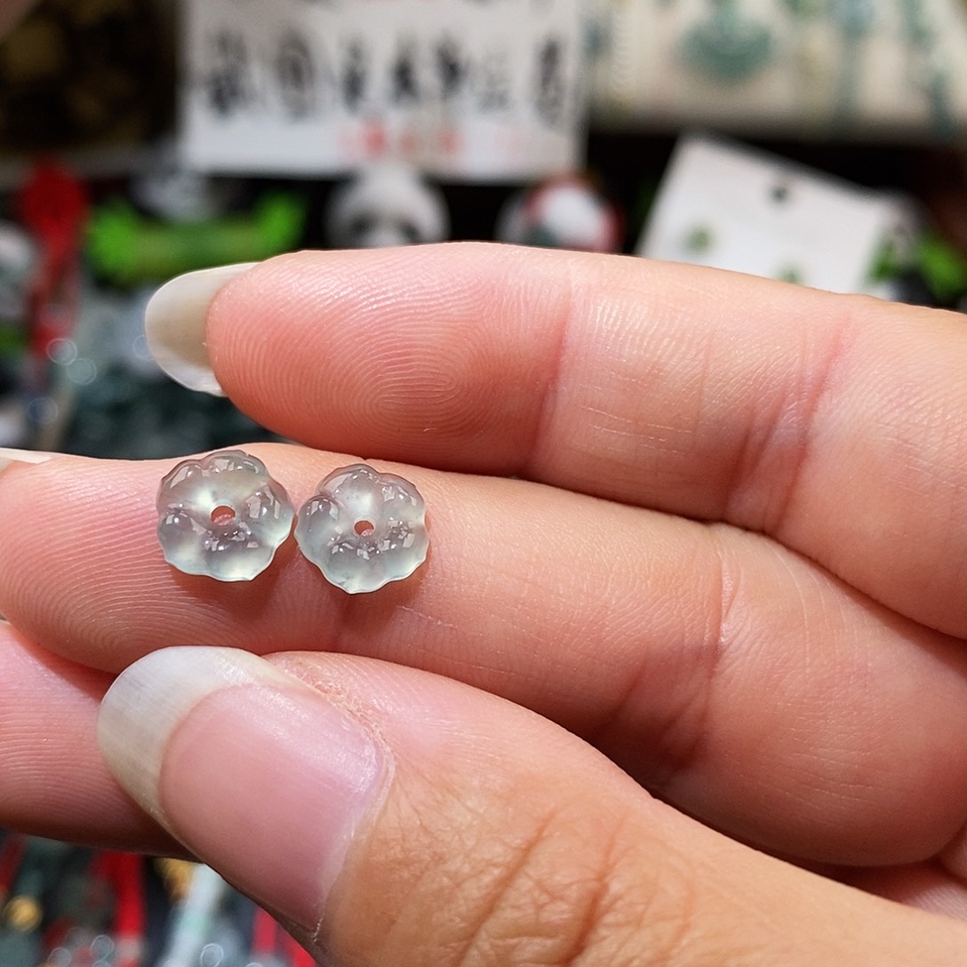 翡翠未镶嵌颈饰冰种小花福利一对