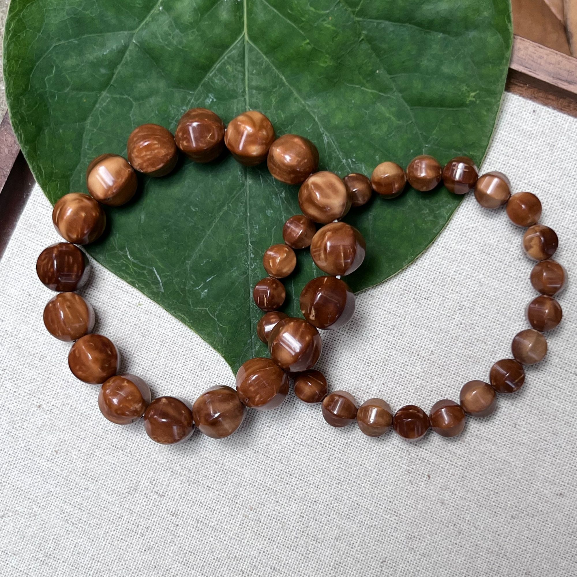 精选库克鲨鱼背 原色6方大灯笼菩提手串