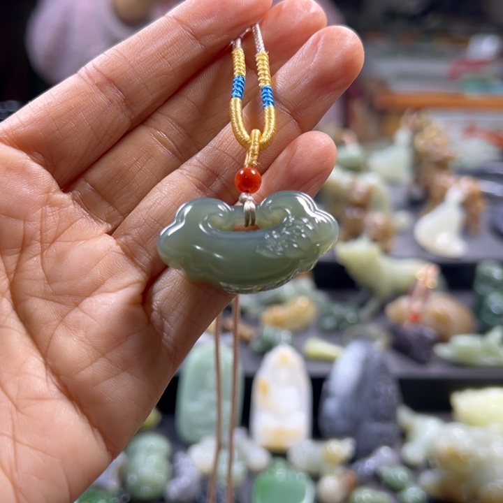 和田玉颈饰未镶嵌