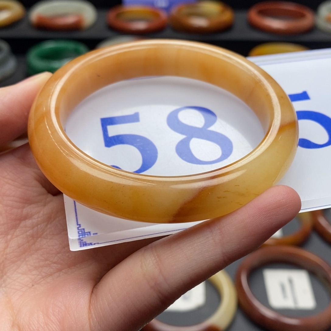 石英质玉（黄龙玉）手镯未镶嵌