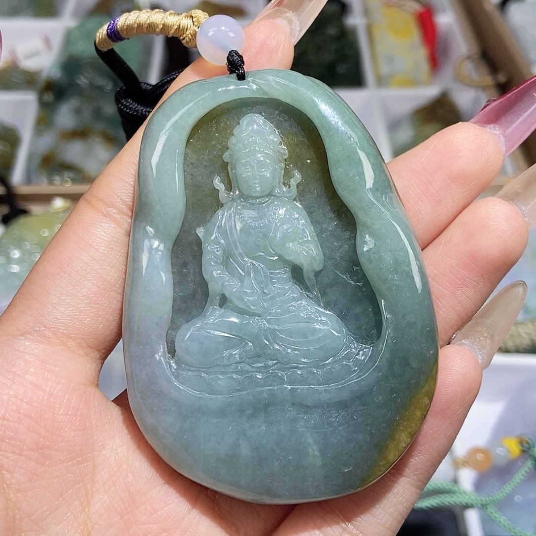 翡翠颈饰未镶嵌天然