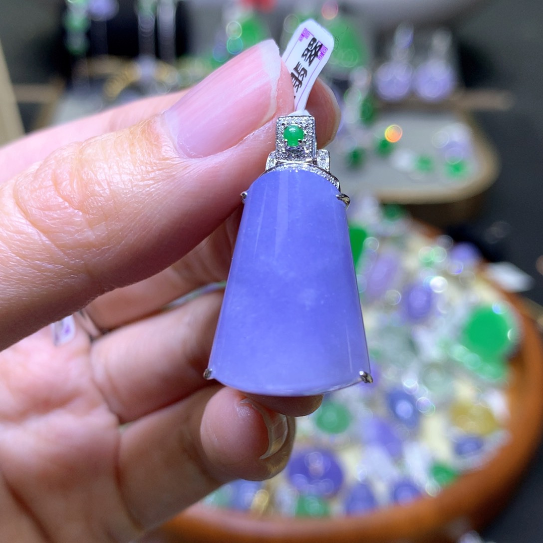 【闪购商品】翡翠颈饰18K金镶嵌翡翠吊坠项链