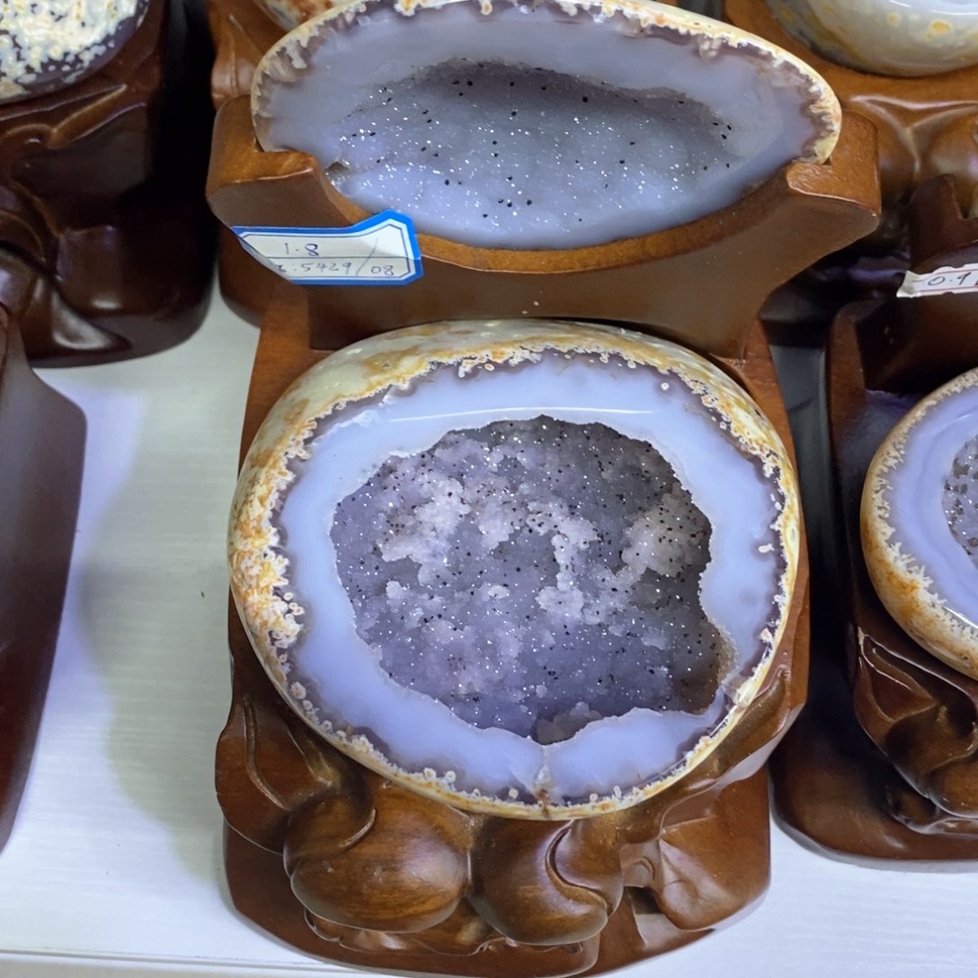 水晶摆件未镶嵌莹