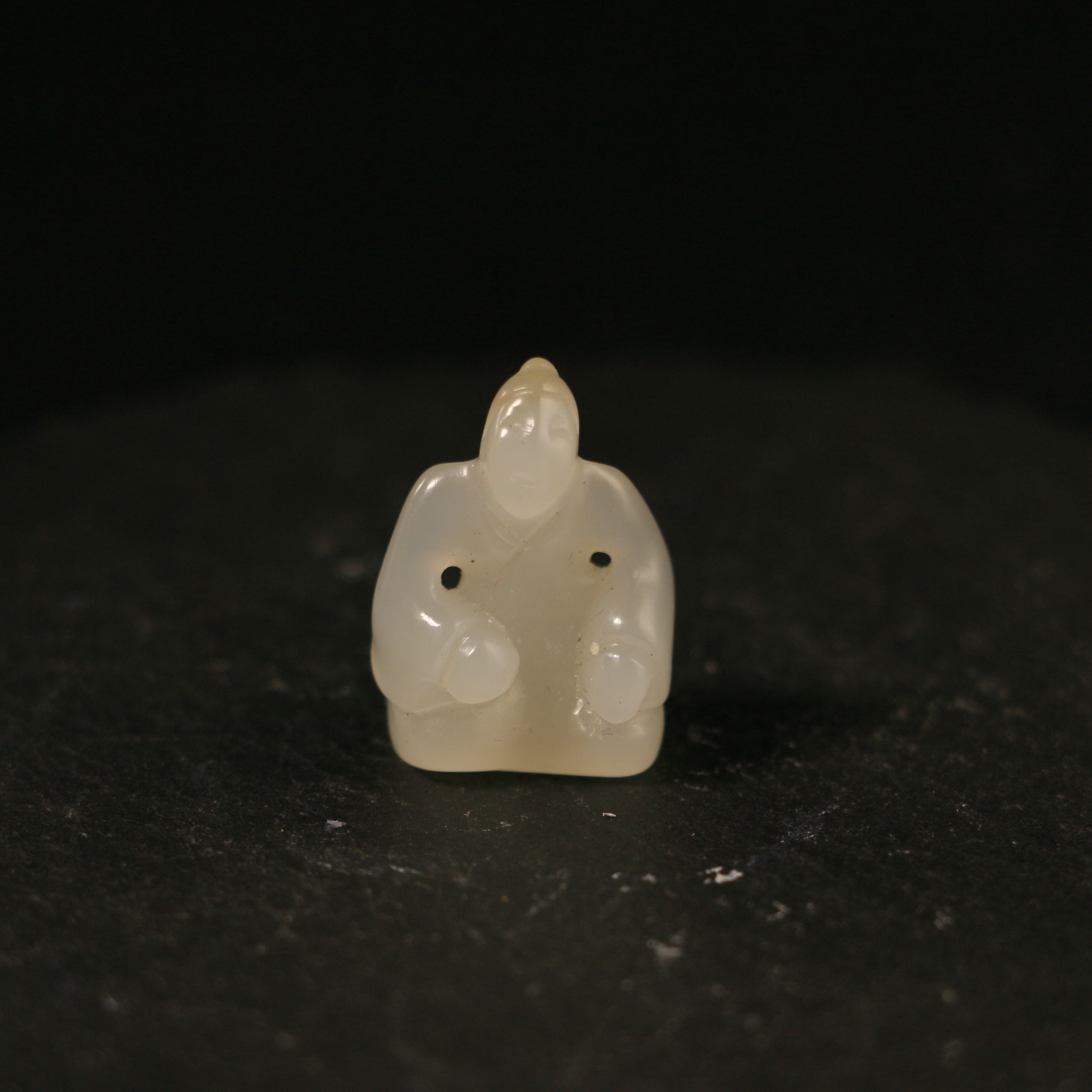 7M10  清  白玉圆雕人物