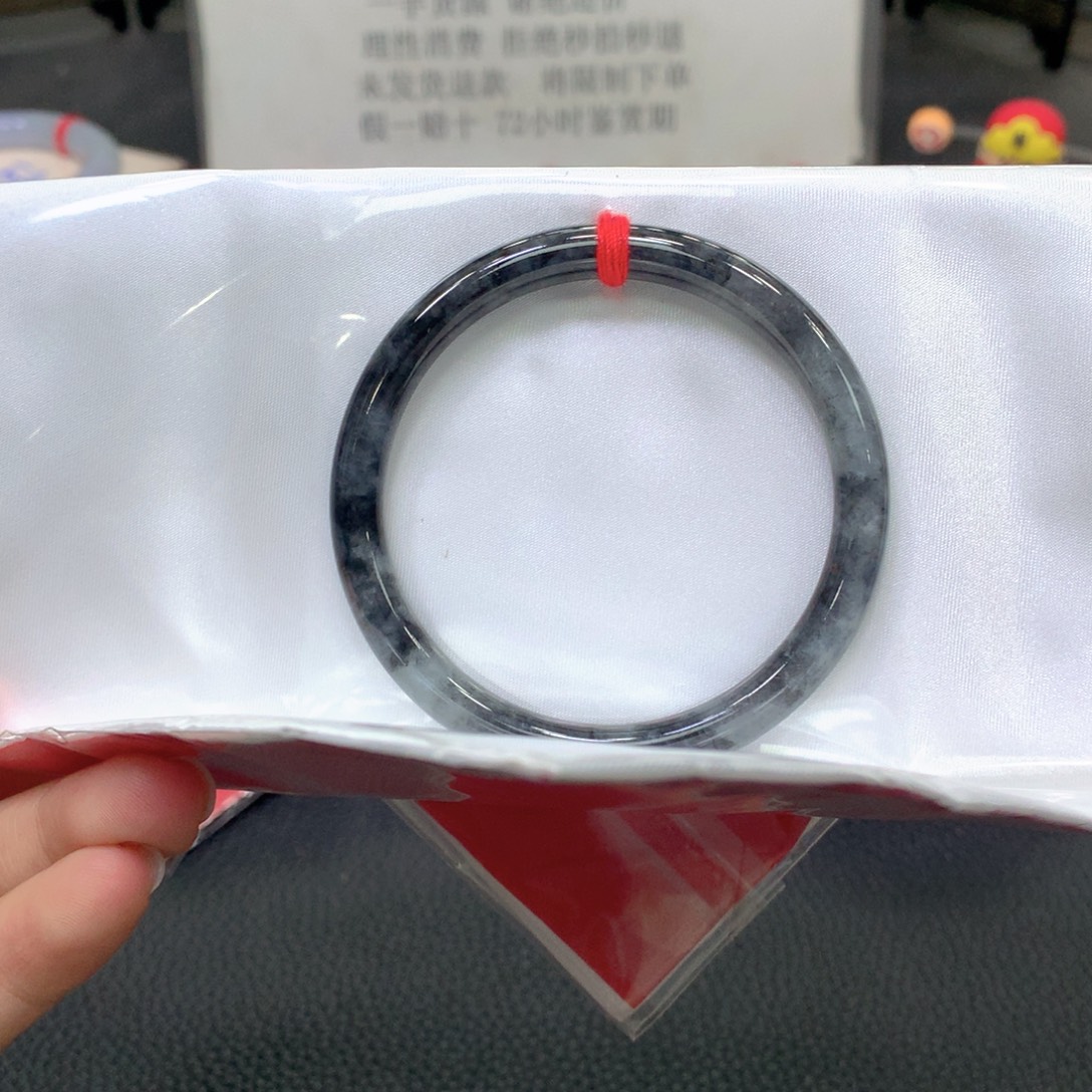 翡翠未镶嵌手镯55圆