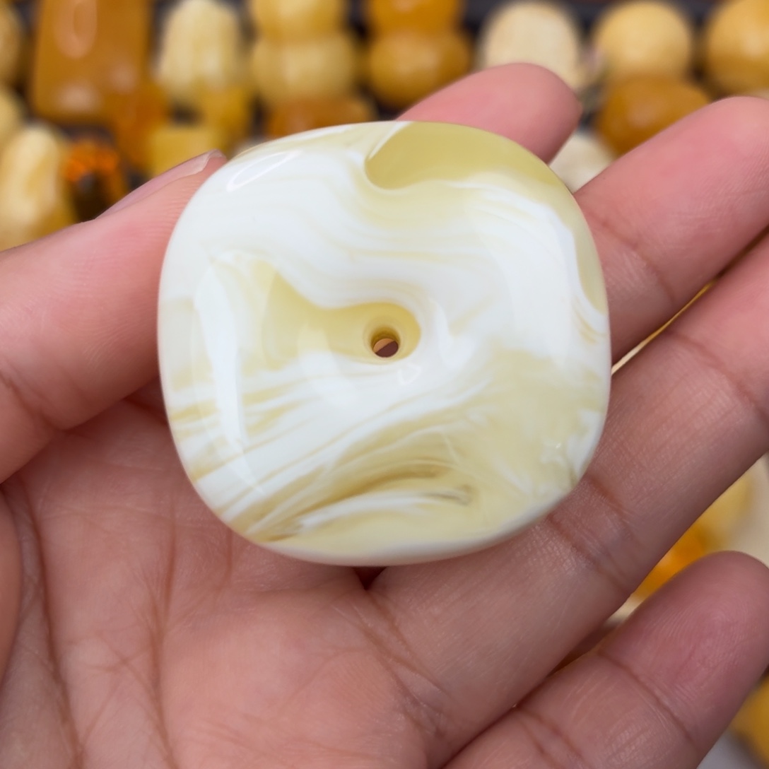 蜜蜡未镶嵌吊坠(不含链)溶洞拉丝方扣