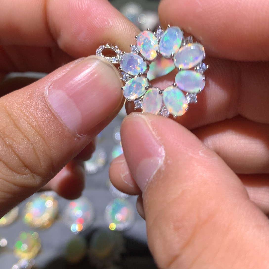 欧泊银S925镶嵌欧泊吊坠