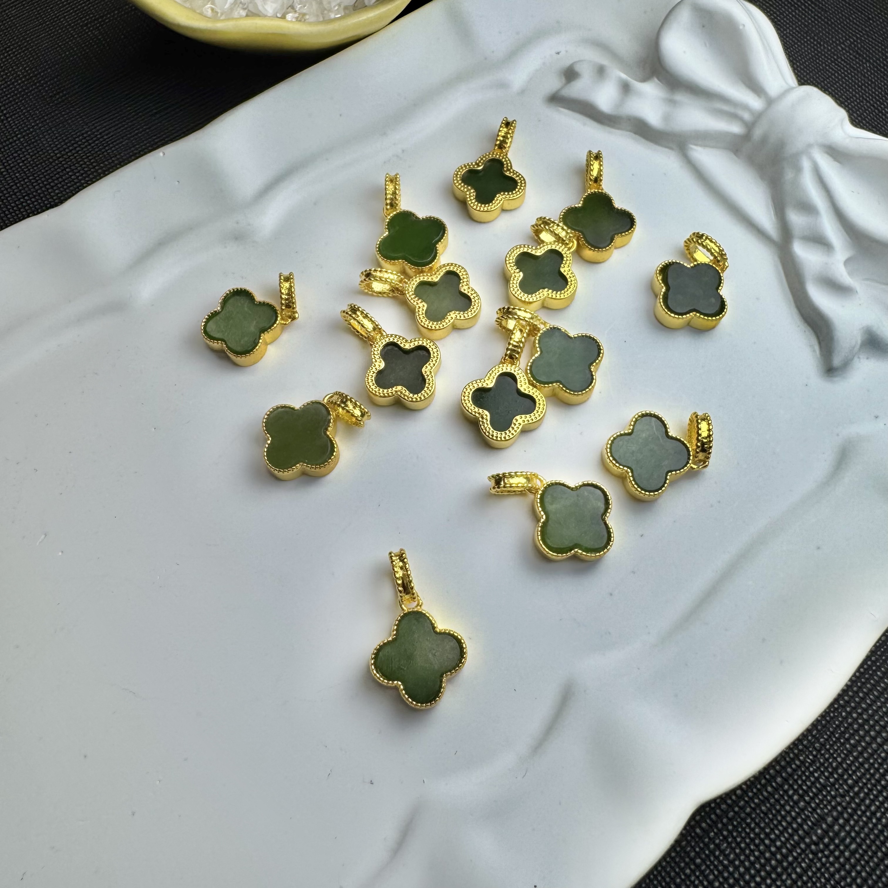 A286天然和田玉碧玉经典四叶草吊坠简约日常款【多样性发其一】