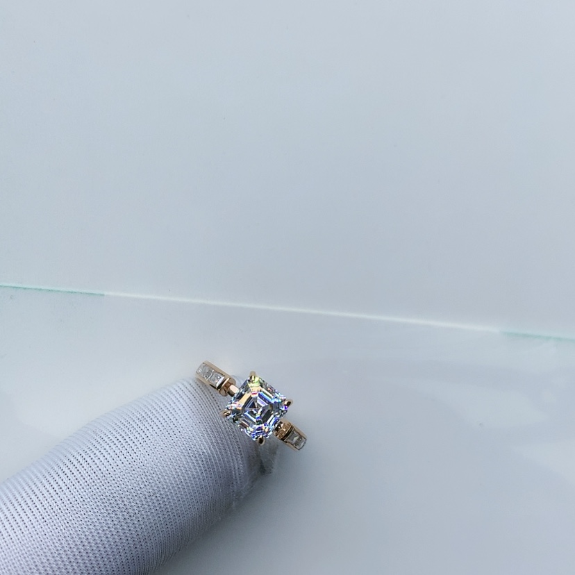 【闪购商品】合成碳硅石戒指/指环18K金镶嵌