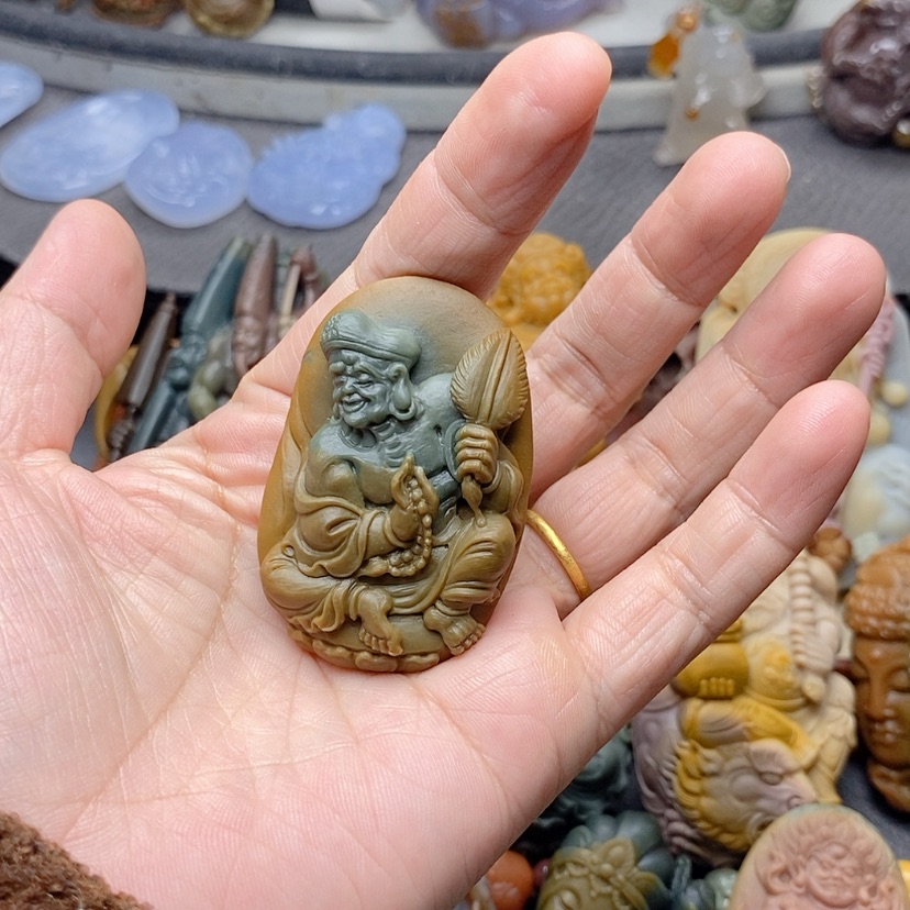 【闪购商品】定制石英质玉吊坠未镶嵌