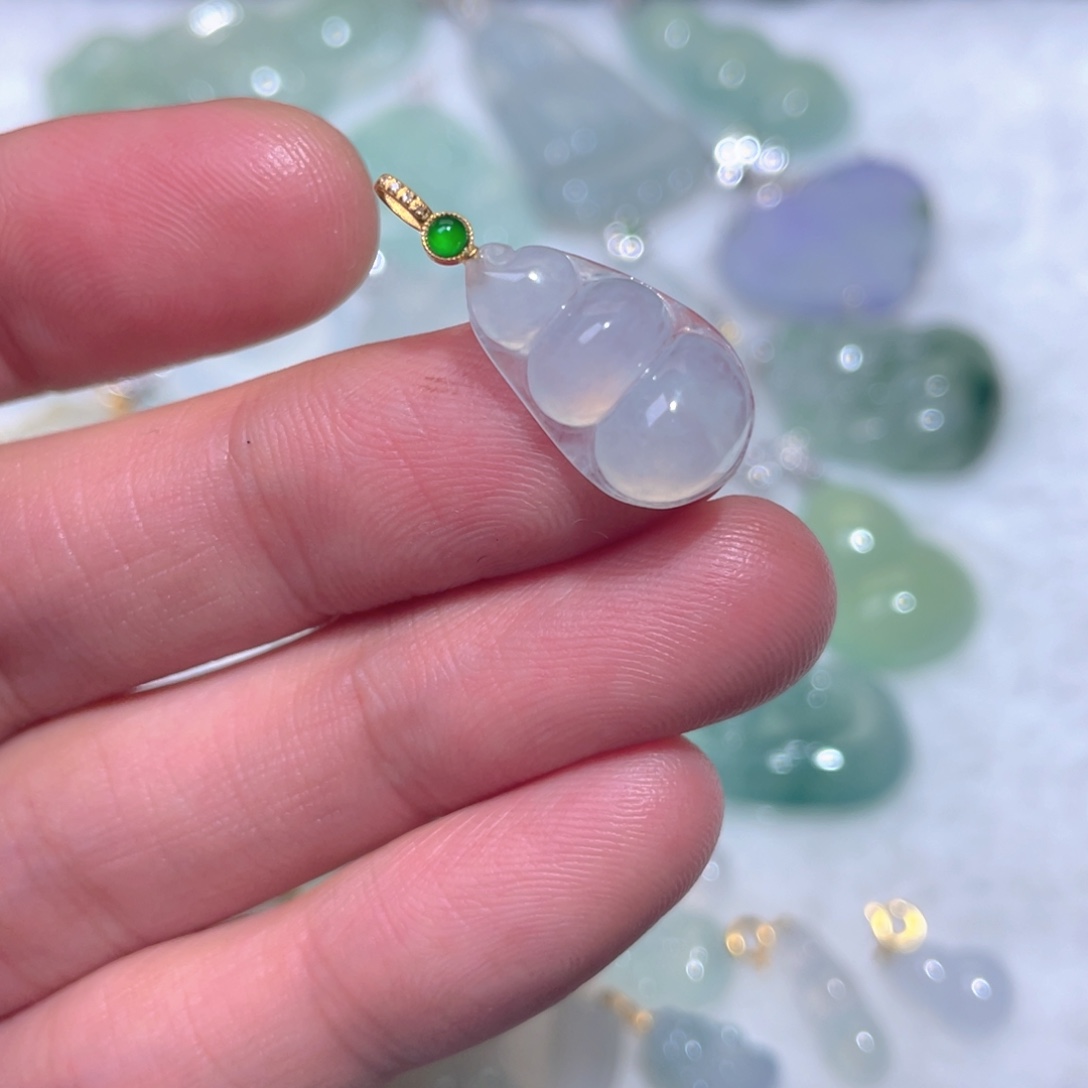 翡翠18K金镶嵌颈饰翡翠