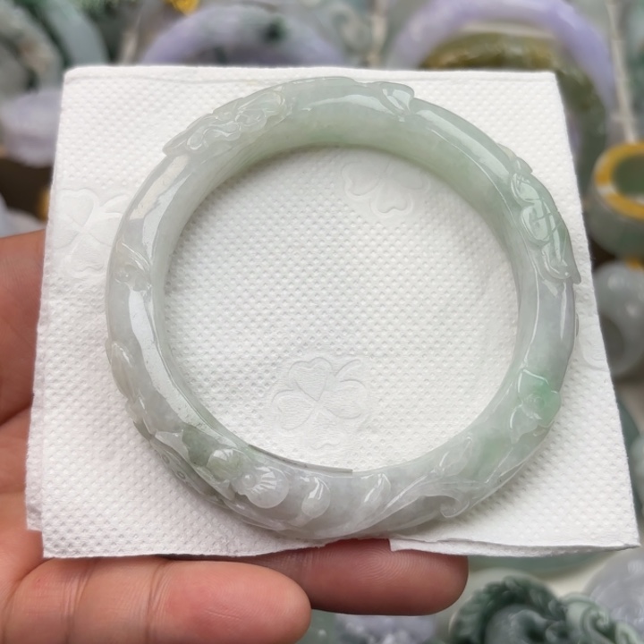 翡翠未镶嵌手镯56.5荷叶鱼257