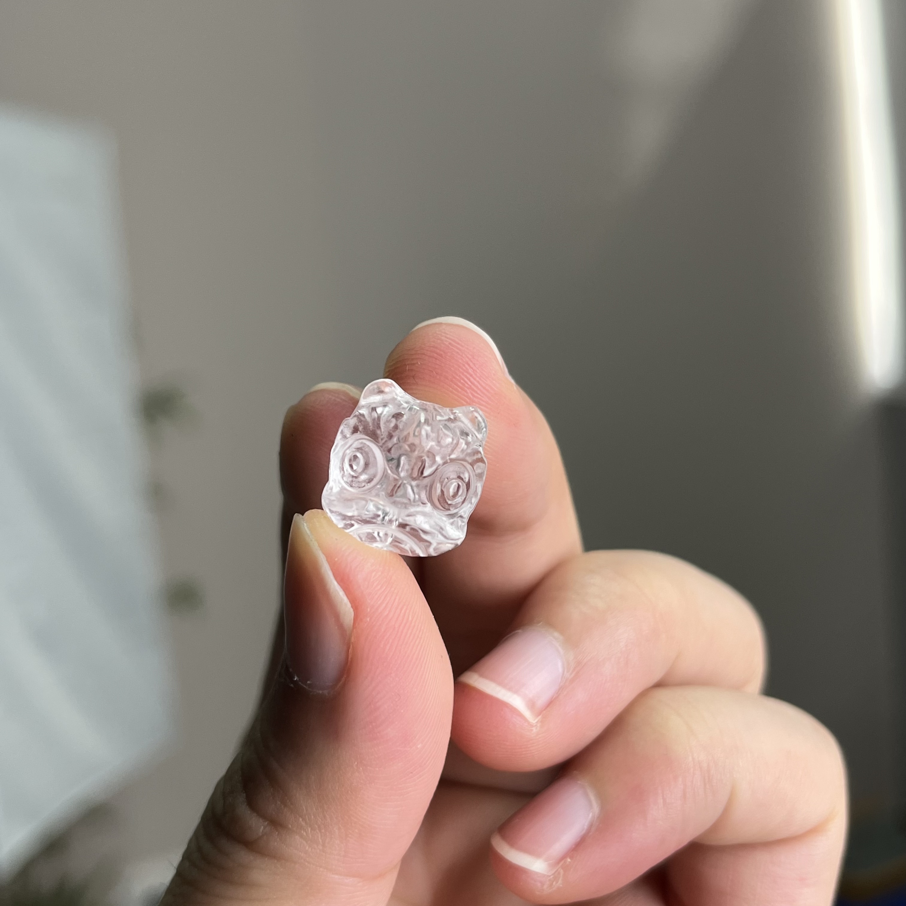 白水晶雕刻件醒狮约15mm